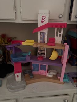 Barbie house (Little People)