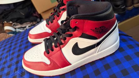 Jordan 1 mid