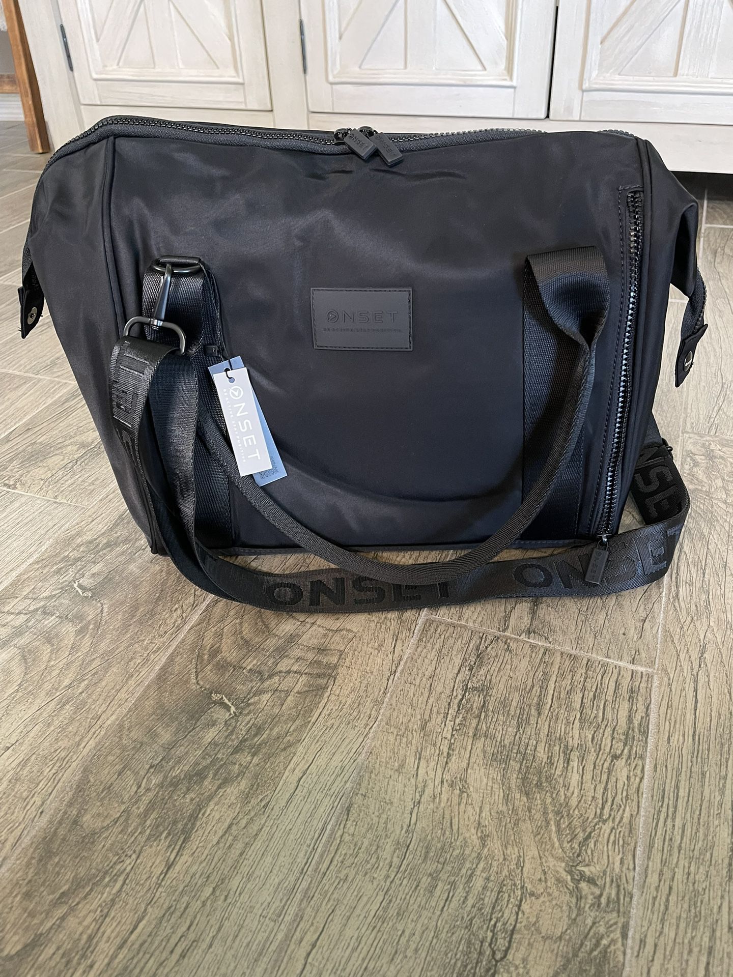 ONSET (LESDOMAKEUP) Duffle bag
