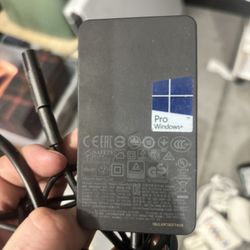 65w Windows Surface pro . Magnetic Charger For 