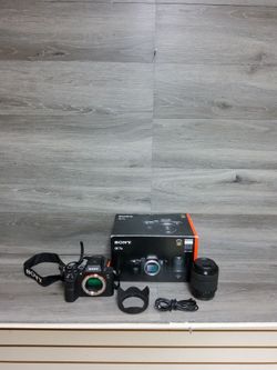 Sony a7 III 24.2MP mirrorless camera with 28-70mm lens