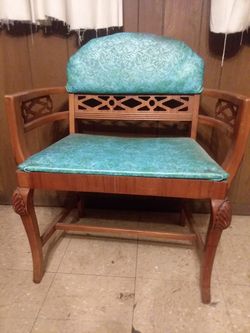 Vanity chair