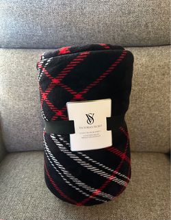 Victoria's Secret Cozy Plush Blanket