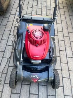 Honda HRX217 Self Propelled  Lawn Mower In Cooper City 33330   SELLING AS IS. READ THE POST