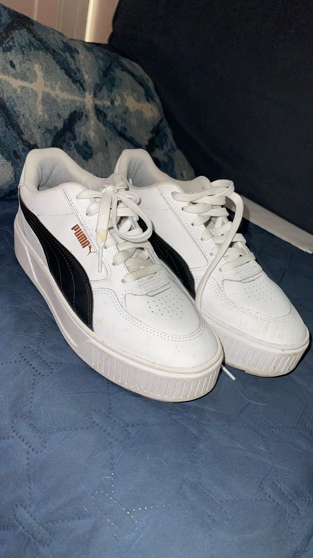 Size 7 Puma Sneakers