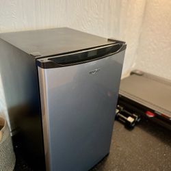 Whirlpool Stainless Steel 4.3 Cu Ft Mini Fridge