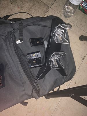 Photo Charger and 3 battery packs 30$ to drop off 20$ for pick up