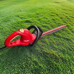 Homelite 22" Corded Electric Hedge Trimmer 3.7 Amp Works Great!