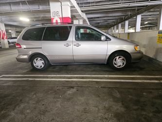 03 Toyota Sienna