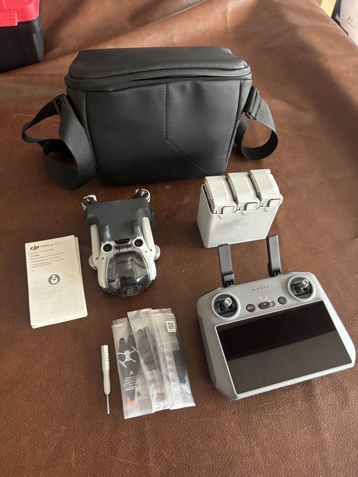 DJI Mini 4 Fly More Package