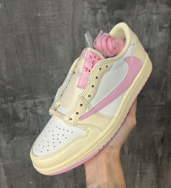 Jordan 1 low retro Travis Scott shy pink