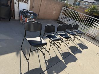 Set of chairs (5)