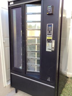 Shoppertron Deli Food Vending Machine FREE DELIVERY ONLY TODAY!!!$1200
