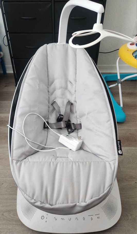 Mamaroo/baby Swing