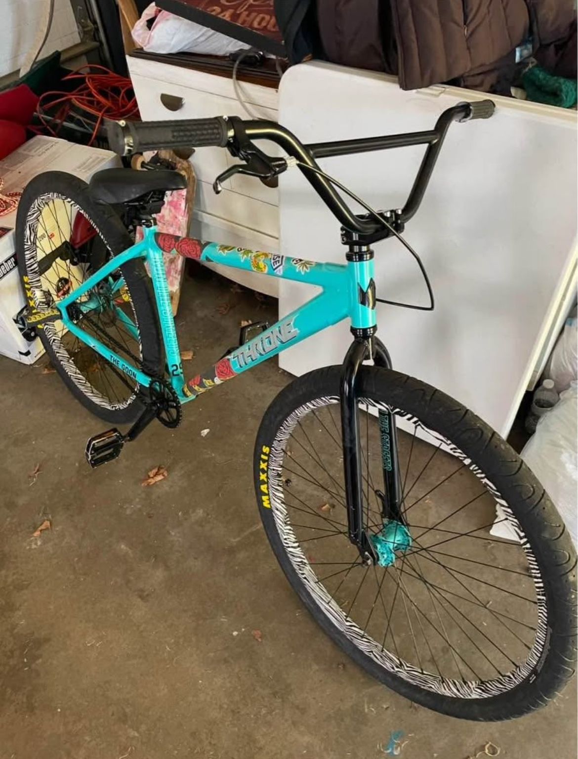 Throne se Bike