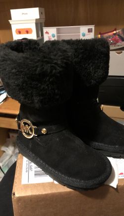 Michael kors boots size size 6 toddler