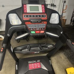 Sole 63 Treadmill 