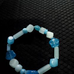 Beautiful Hand Made Glass Bead Bracket. size Med.