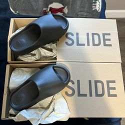 Yeezy Slide “Onyx”