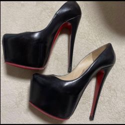 Christian Louboutin Daffodile Heels EU 39