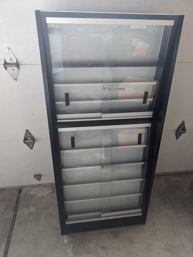 Gamestop DS game display cabinet
