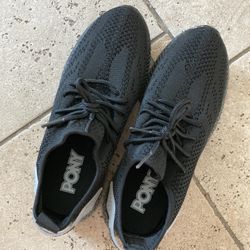 NEW Women Sneakers Size 7.5
