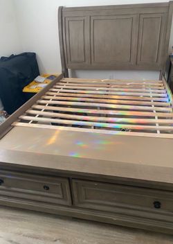 Queen Size Bedframe