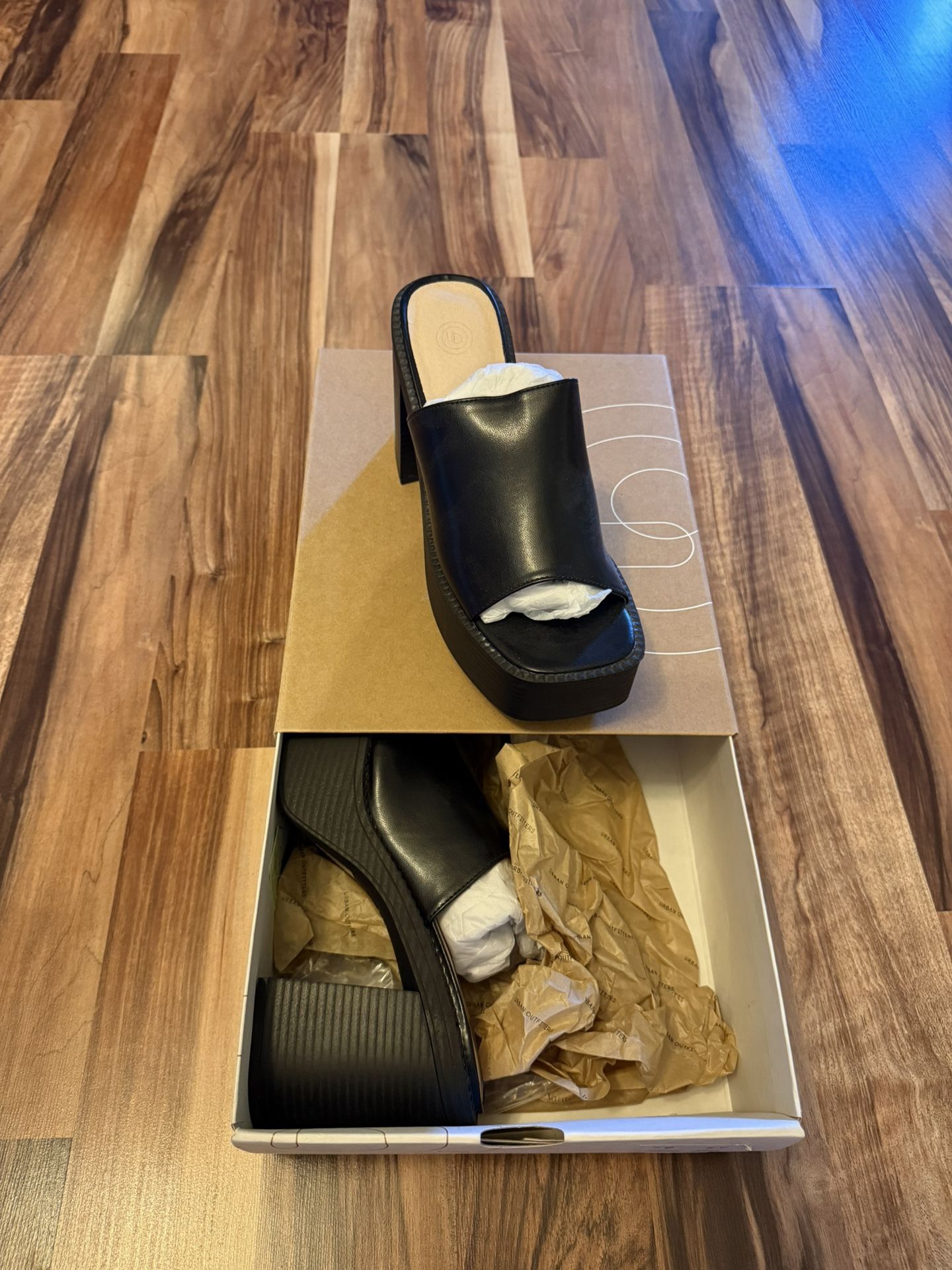 Urban outfitters - PALOMA MULE - Black Wedge Sandal