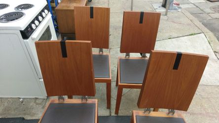 Chest in wooden art deco wood and leather chairs