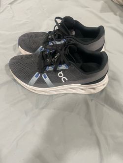 Tennis shoes 8.5 women
