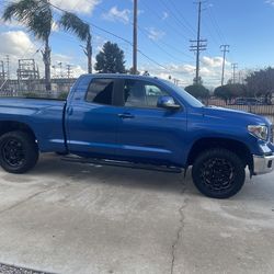 2016 Toyota tundra