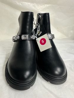 Girls boots ( big girls size 5 )