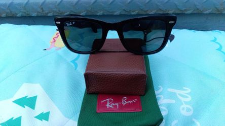 RAY BAN