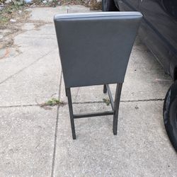 4  Tall Bar Stools  In Great Shape 