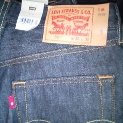 Levis 501.   W30    L 32