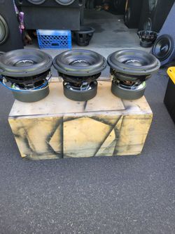 UNAS BOCINAS SKAR AUDIO