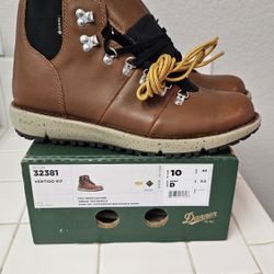 Danner Hiking Boots Size 10