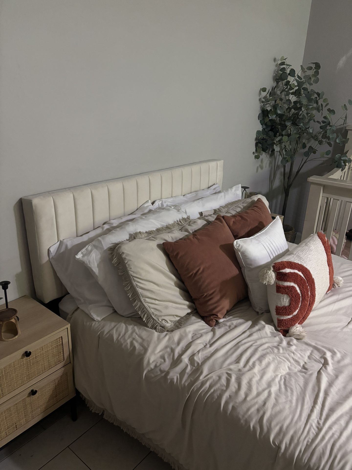 Queen Bed Frame With Mattress