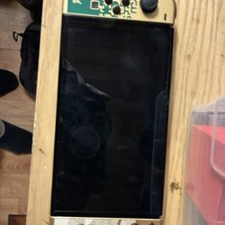 Nintendo Switch Oled Zelda And Regular Switch 