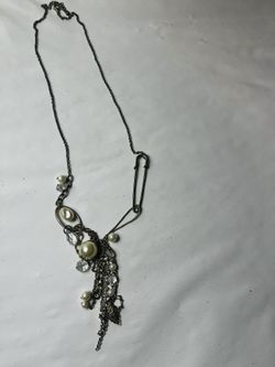 Boho Safety Pin Charm Necklace – Forever 21