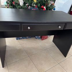 Wood Desk with Pull Out Keyboard Drawer