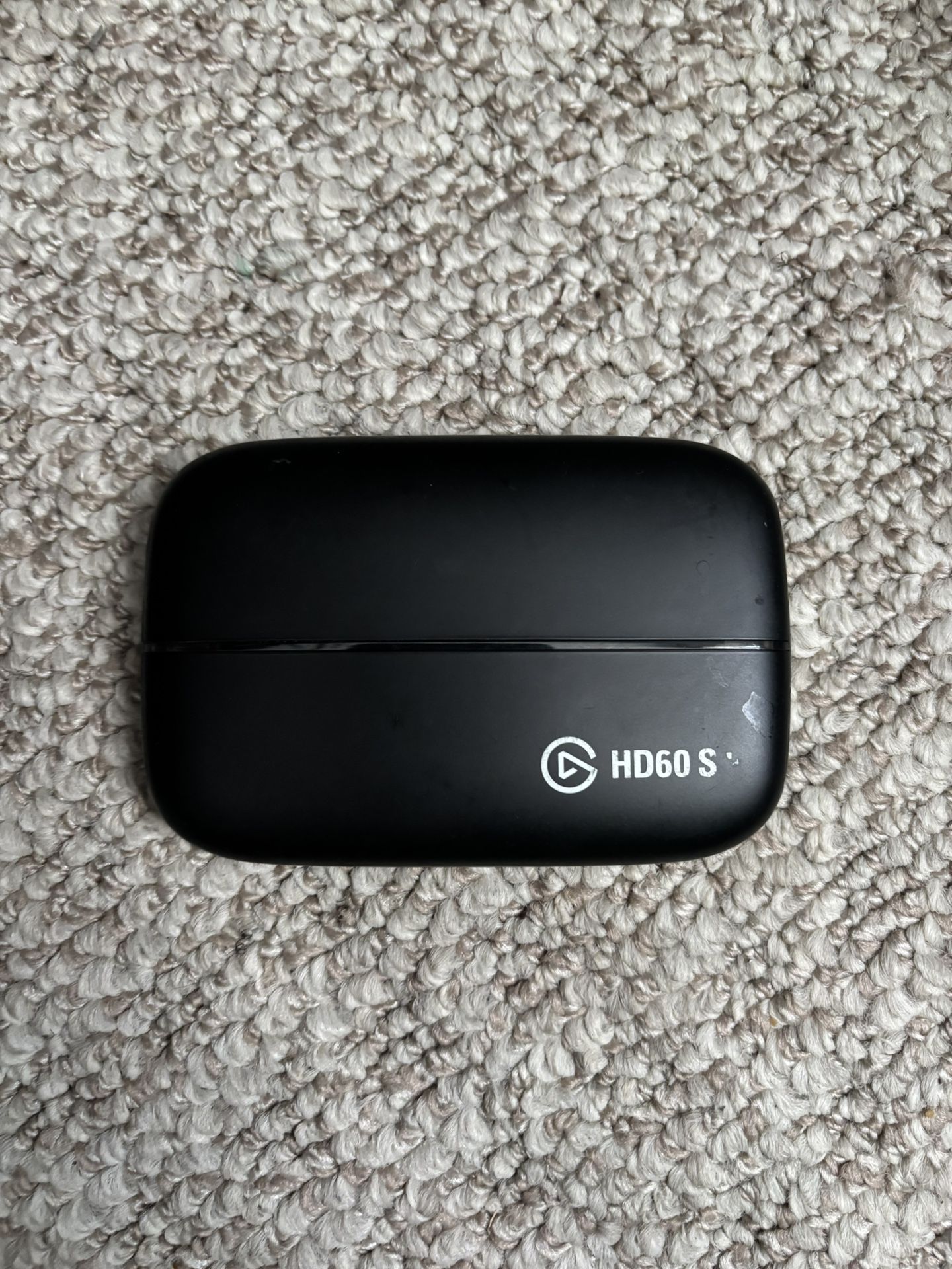 Elgato HD60 S+ – w/ 2 HDMI Cables, USB-C Cable & Audio Splitter