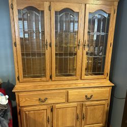 Beautiful Solid Wood Hutch 