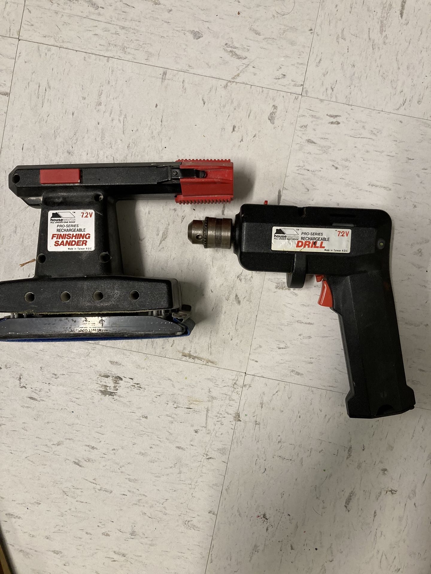 Houseworks 7.2 volt cordless drill/ sander tool set