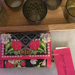 Betsey Johnson Floral Wallet – Brand New with Tags