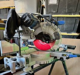 Kobalt 10” Compact Dual Beveled Sliding Miter Saw