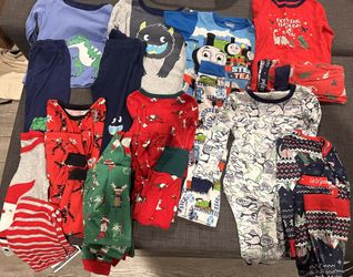 Pajamas (4t) 10 Pairs (top & bottom)
