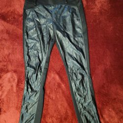 NWOT WOMENS DOTS PANTS BLACK SIZE 5/6