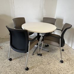 Round Table With Four Rolling Chairs