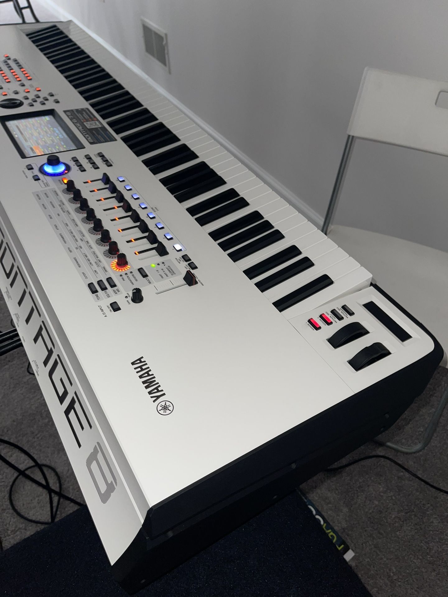 Yamaha Montage 8 White Edition